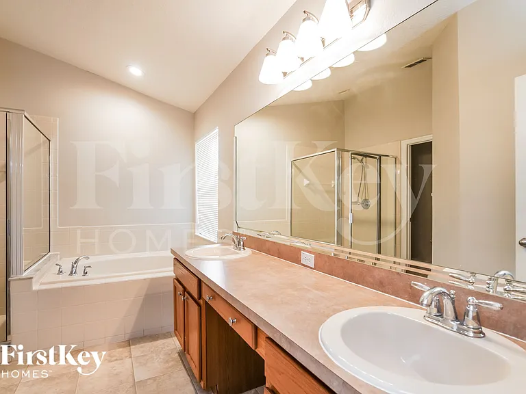 2101 Laparelle Dr — Photo 11