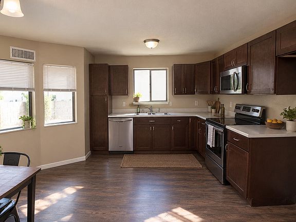 2nd image of 4933 Turquoise Dr NE