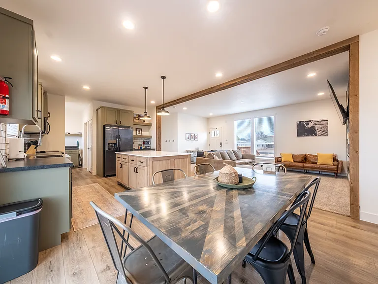 523 W Vance Dr — Photo 15