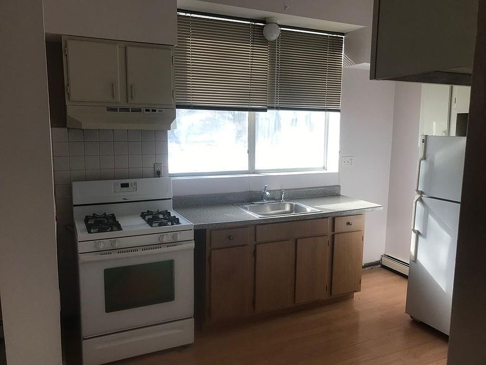 1st image of 124 North St #1