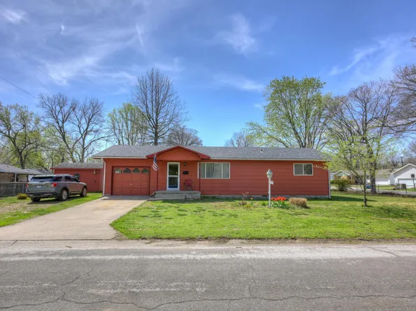 1005 Stratford Place, Neosho, MO 64850