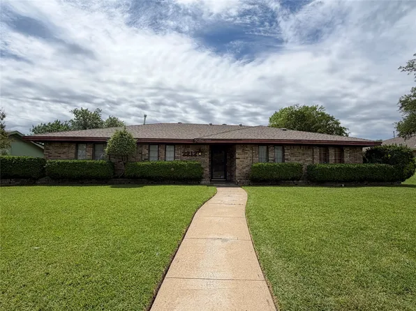2212 Heather Hill Ln, Plano, TX 75075
