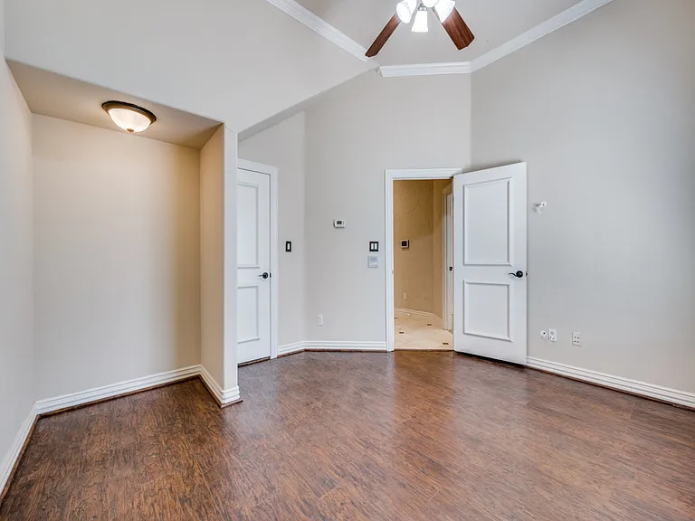 736 Rockingham Dr — Photo 16