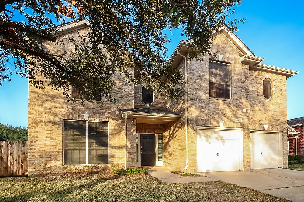 4 bed, 2.5 bath, 2855 sqft, $2,465 — Photo 1