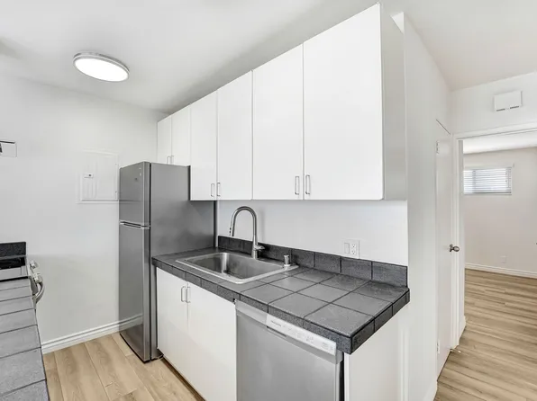 1002 12th St in Santa Monica - North of Wilshire Blvd!, 1002 12th St APT 303, Santa Monica, CA 90403
