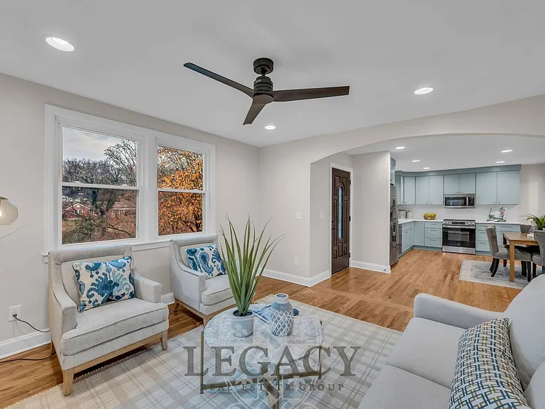 719 Woodmere Dr — Photo 4