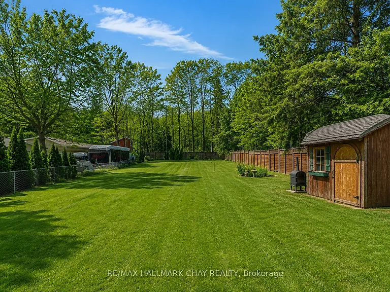 330 Shanty Bay Rd — Photo 2