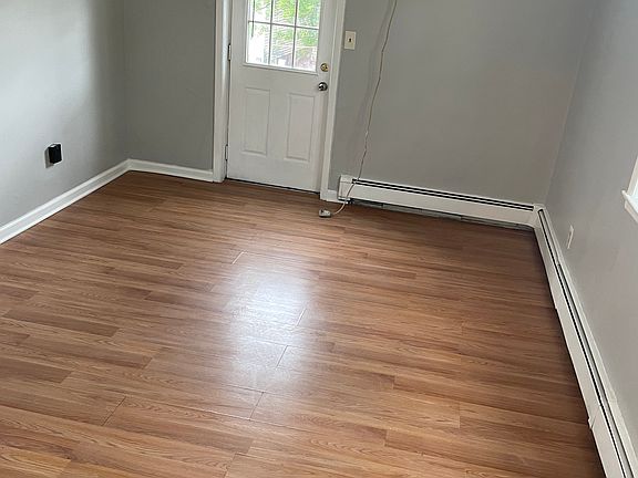 4th image of 96 Davenport Ave #2R