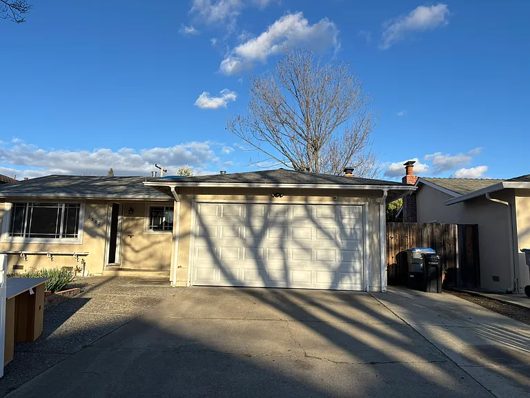 1582 Ardenwood Dr — Photo 1