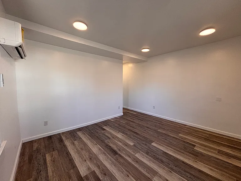 1004 E Delmar St — Photo 22