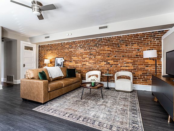 4th image of 801 N Pennsylvania St #D1