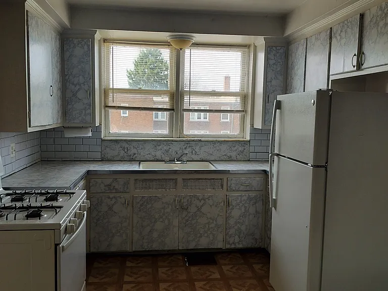 14281 Longview St #6 — Photo 2