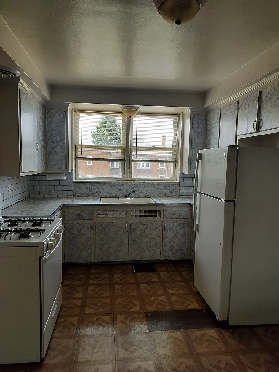 Building Photo - 14281 Longview St #6