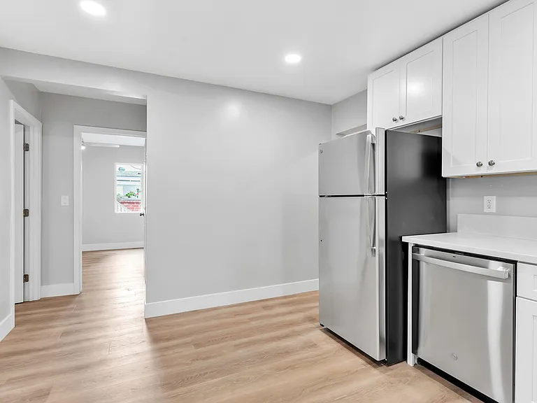 4520 1/2 Alice St — Photo 5