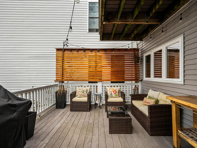 417 E 7th St #1 — Photo 26