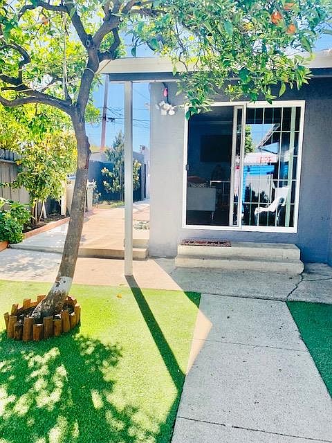 1st image of 2444-48 Dobern Ave