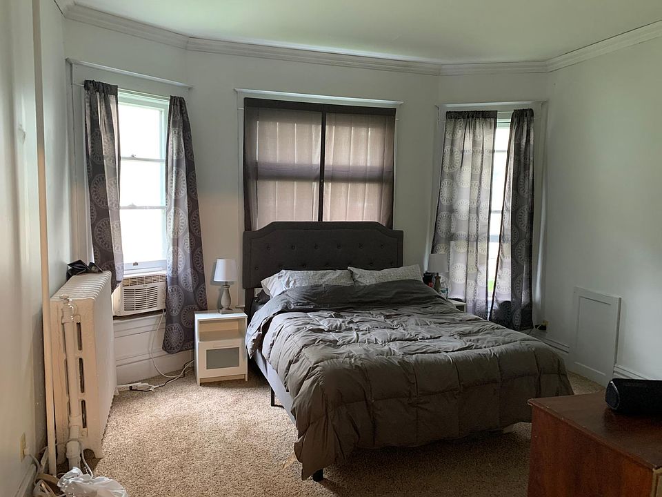 1st image of 674 Jessamine Ave E #1