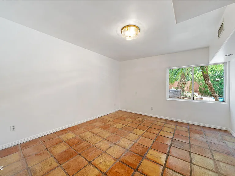 1412 Norton Ave — Photo 24