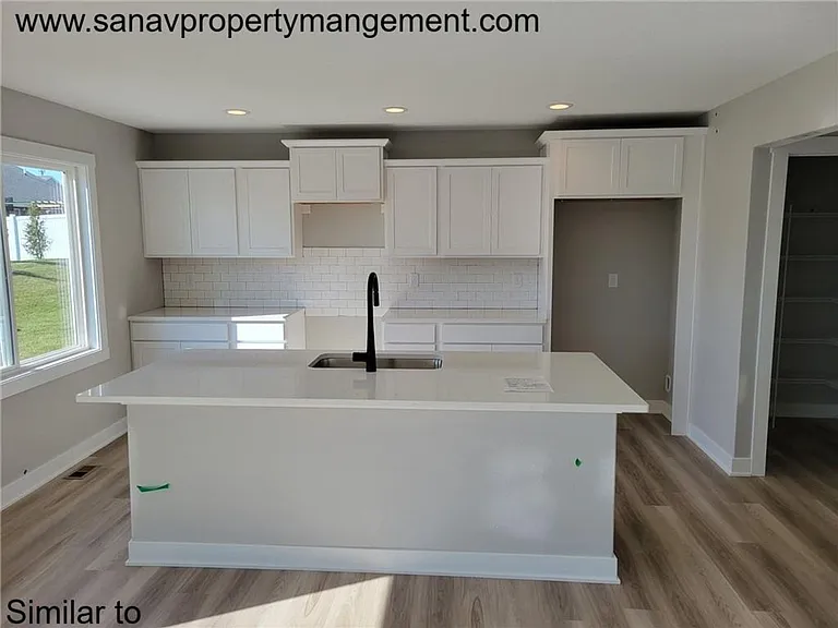 332 Marie Ave — Photo 4