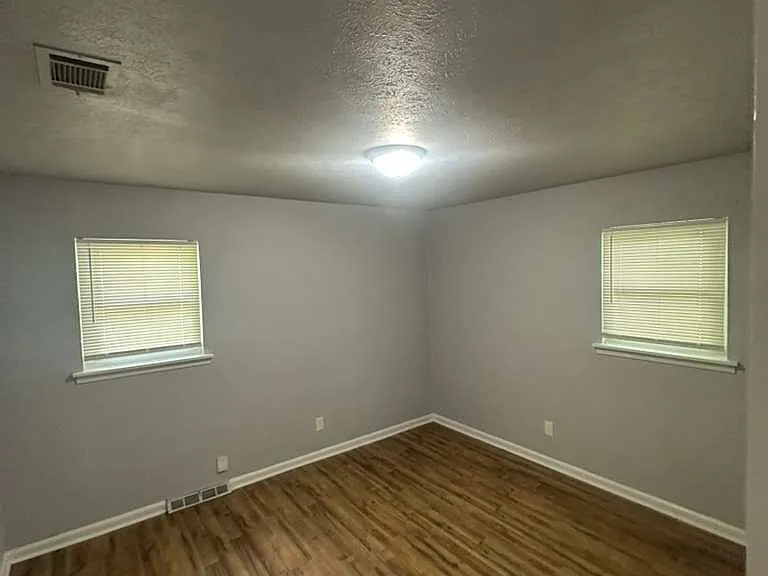 533 Branham Ave SW — Photo 16