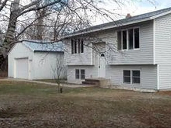 24699 River Hills Ct NW, Isanti, MN 55040