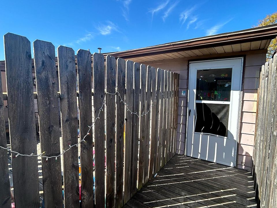 2nd image of 2487 Nassau Dr