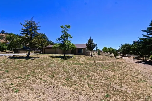 23420 Meadow View Ct photo 1