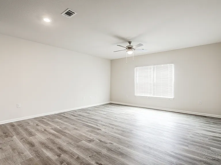 Hummingbird Hill Apartments — Photo 21