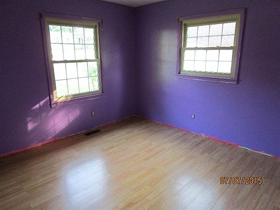 5th image of 204 Chesley St