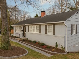 2626 Robin Hood Dr, Greensboro, NC 27408