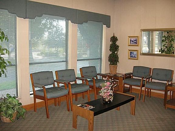 4th image of 301 N Highland Ave