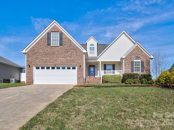 1381 Plantation Hills Dr, Rock Hill, SC 29732