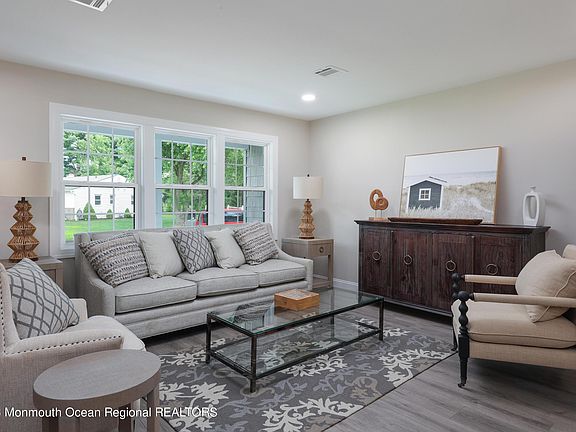 5th image of 21 Stanford Drive