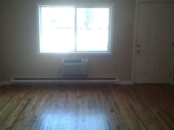 2nd image of 40 Waterman Ave APT 2