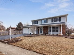 1611 Bolson Dr, Downers Grove, IL 60516