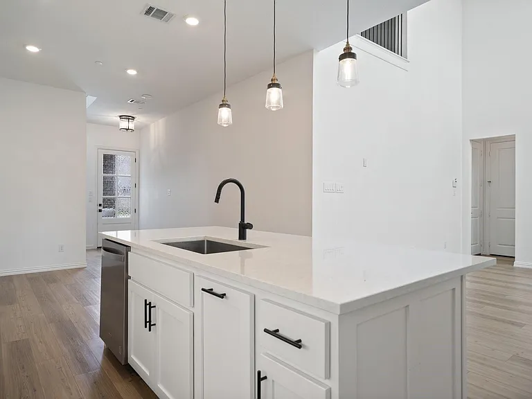 4209 Watson Way — Photo 9