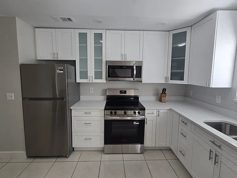 7703 Sumter Ct — Photo 3