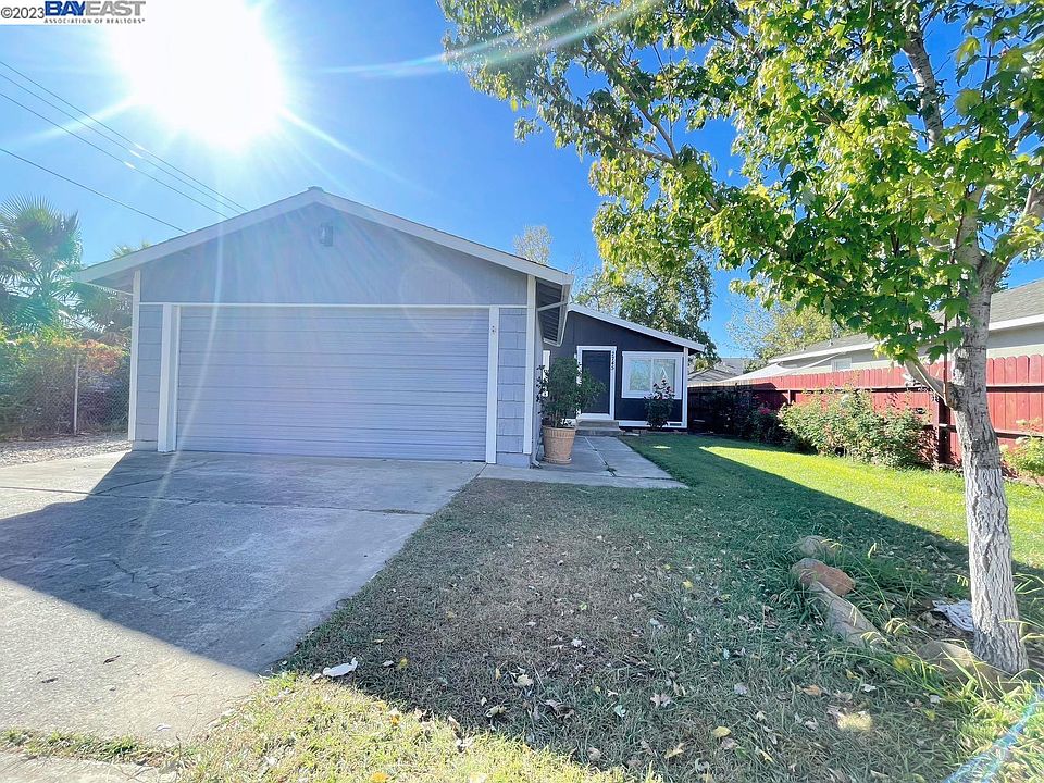 1st image of 2745 Plover St