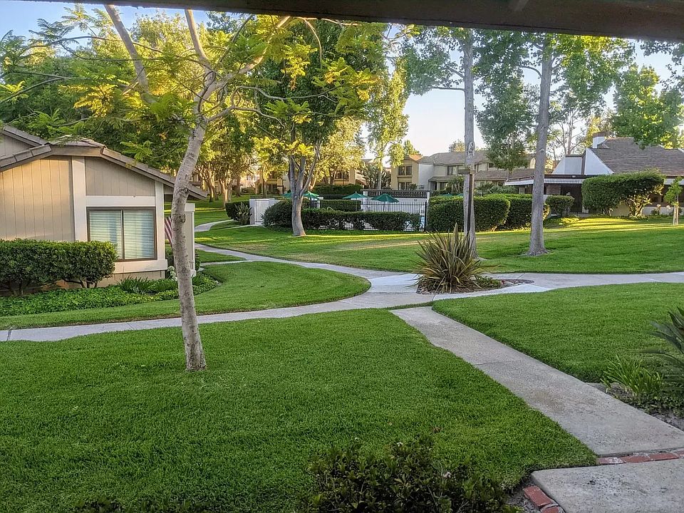 1st image of 9943 Pineknoll Ln