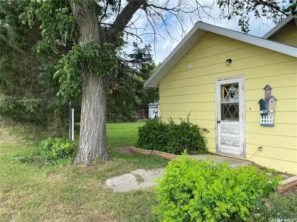 . Railway AVENUE, Gladmar, SK S0C 1A0