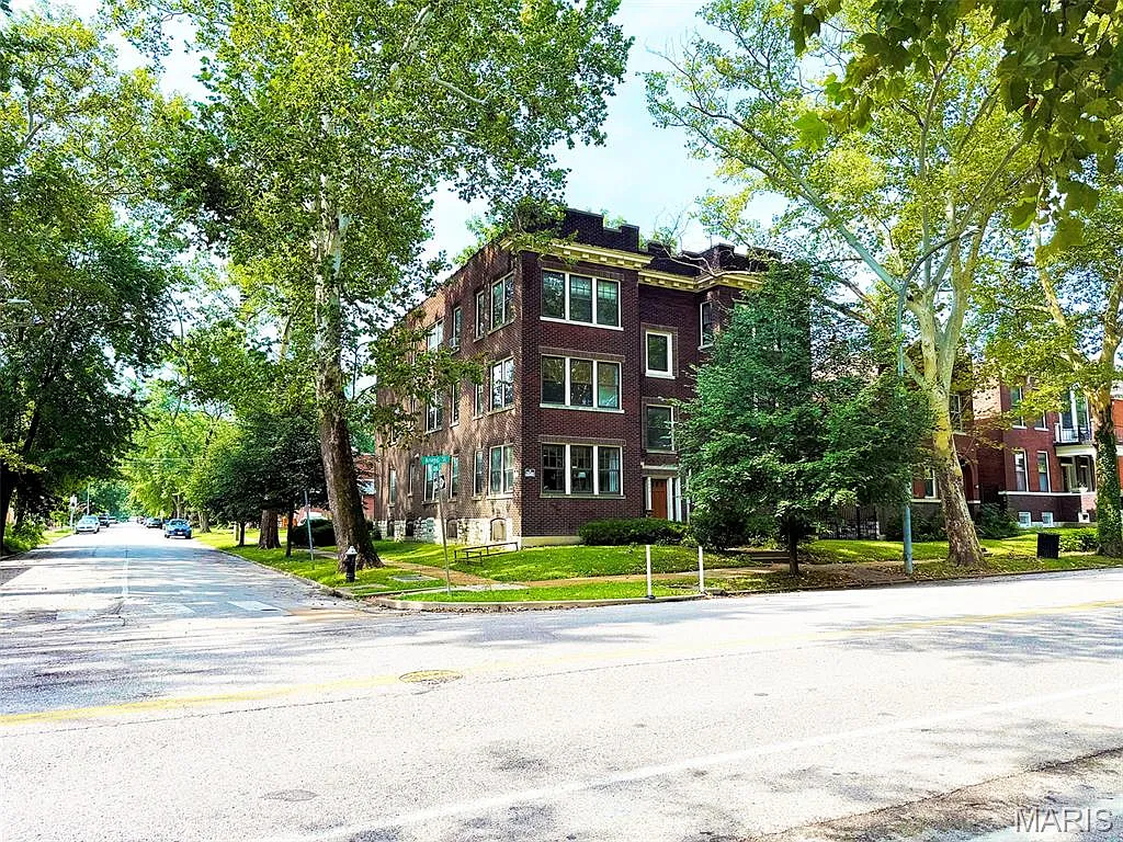 1 bed, 1.0 bath, 1200 sqft, $1,395 — Photo 1