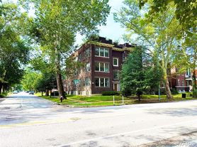 4400 Arsenal St, Saint Louis, MO