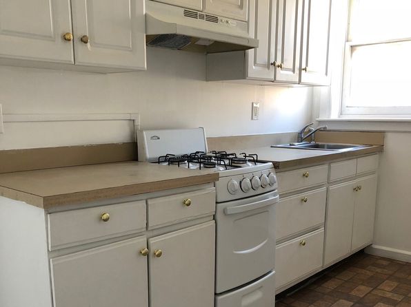 301 W 4th St APT 3