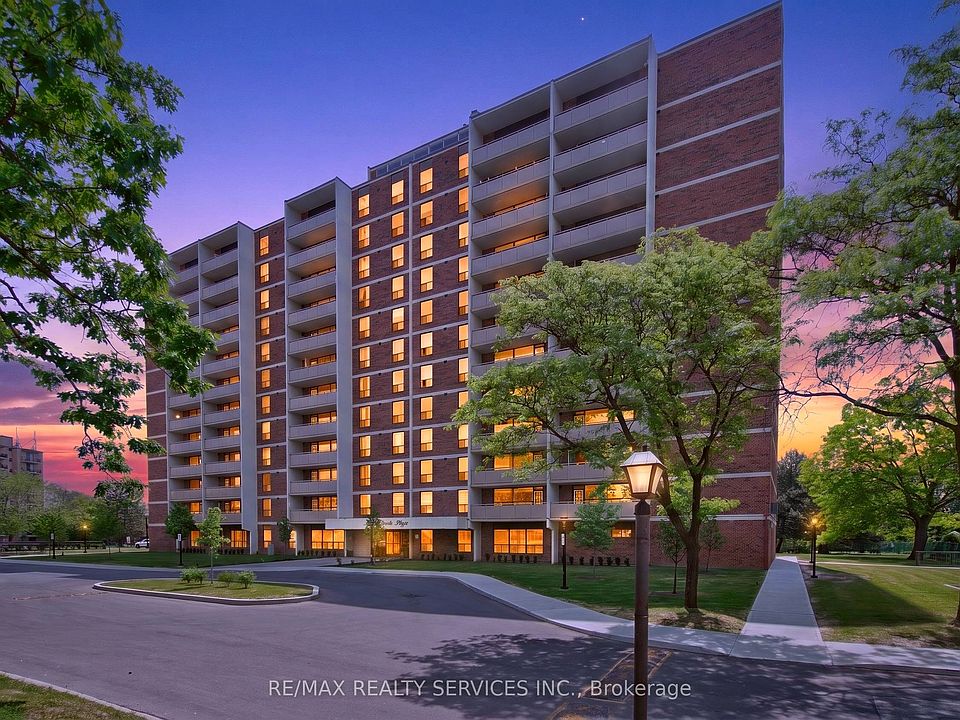 1st image of 3120 Kirwin Ave #210