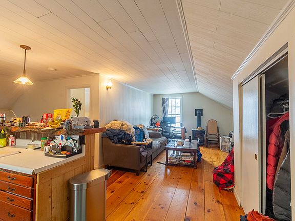 5th image of 694 Church Hill Rd #3