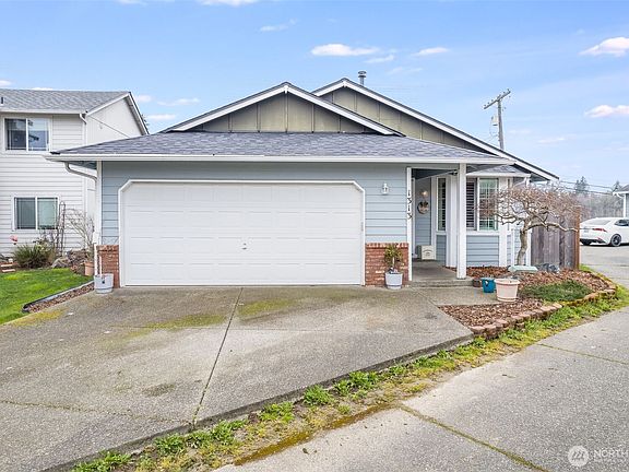 2nd image of 1313 192nd Street Ct E