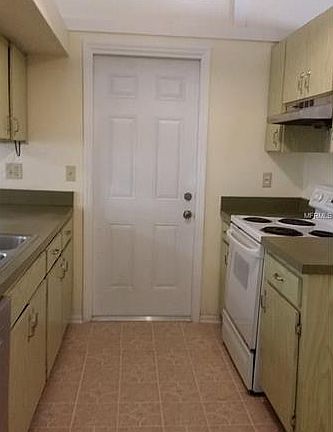 3rd image of 803 Valley Hill Ct