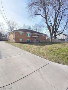 909 Cook Ave, Youngstown, OH, 44512