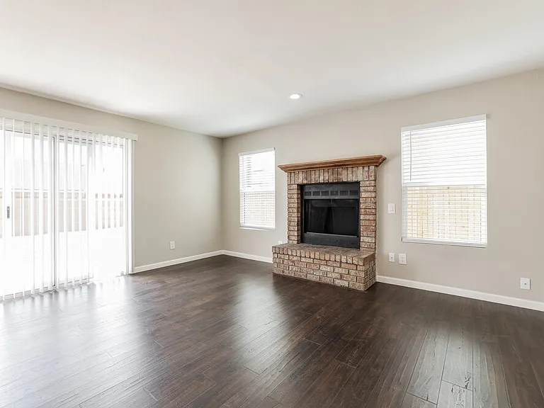 2811 W Calle Del Tigre — Photo 6