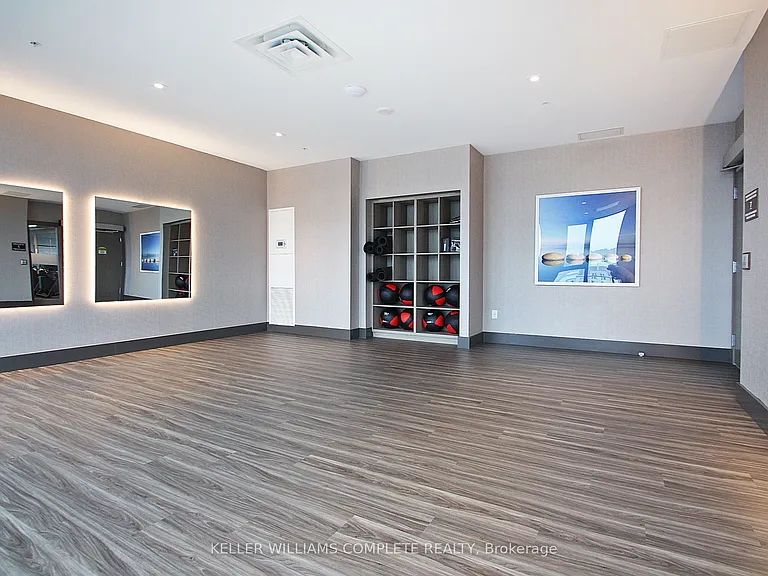 75 James St S #1908 — Photo 32